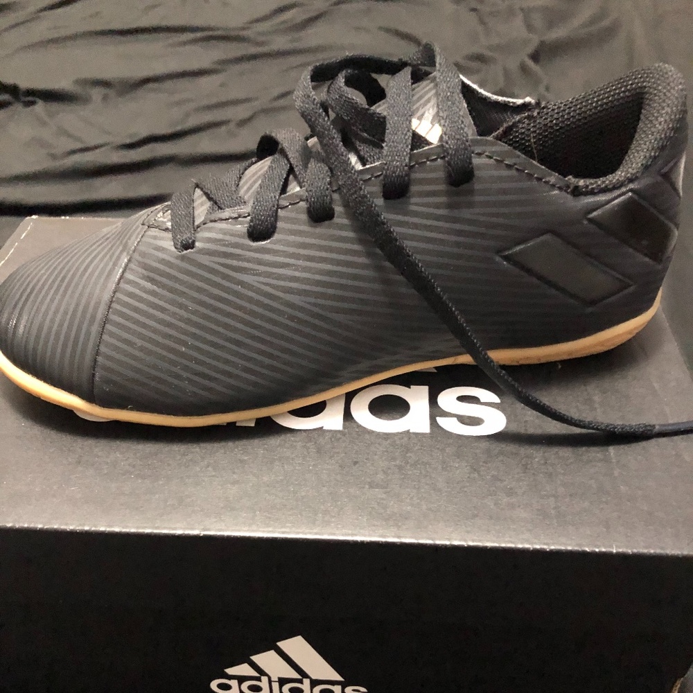 Boys indoor soccer shoes